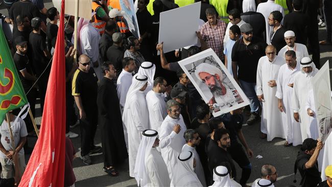 People demand the release of prominent Shia cleric Ayatollah Sheikh Nimr Baqir al-Nimr in Tarut, Saudi Arabia, May 30, 2015. (AP)